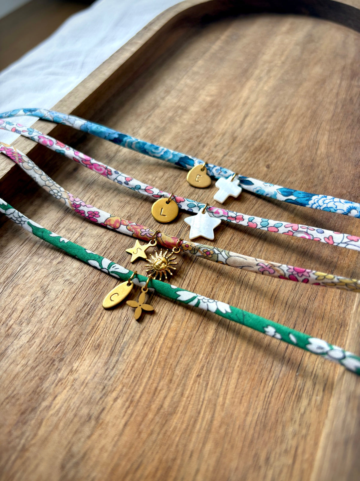Collier Liberty - Personnalisable - Initiale + Breloque